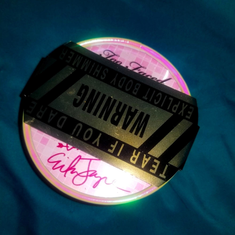 Too Faced pat the puss erika Jayne body shimmer powder NEW